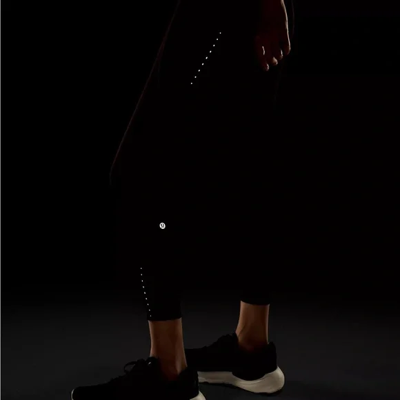 Lululemon Black Leggings Fast and Free High-Rise Tight - Picture 5 of 7